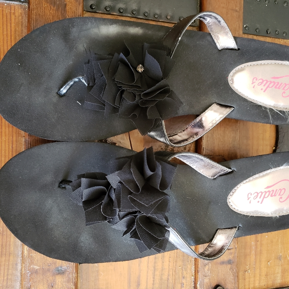 Sandles